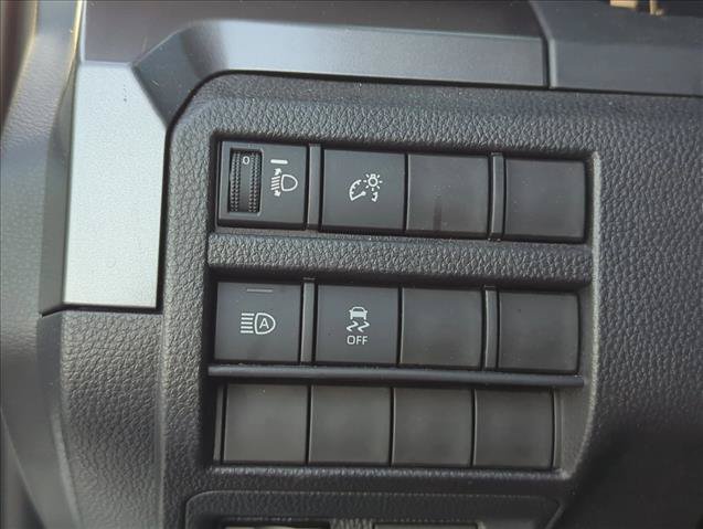 Certified 2025 Toyota Tacoma SR5 AWD/4WD image 22