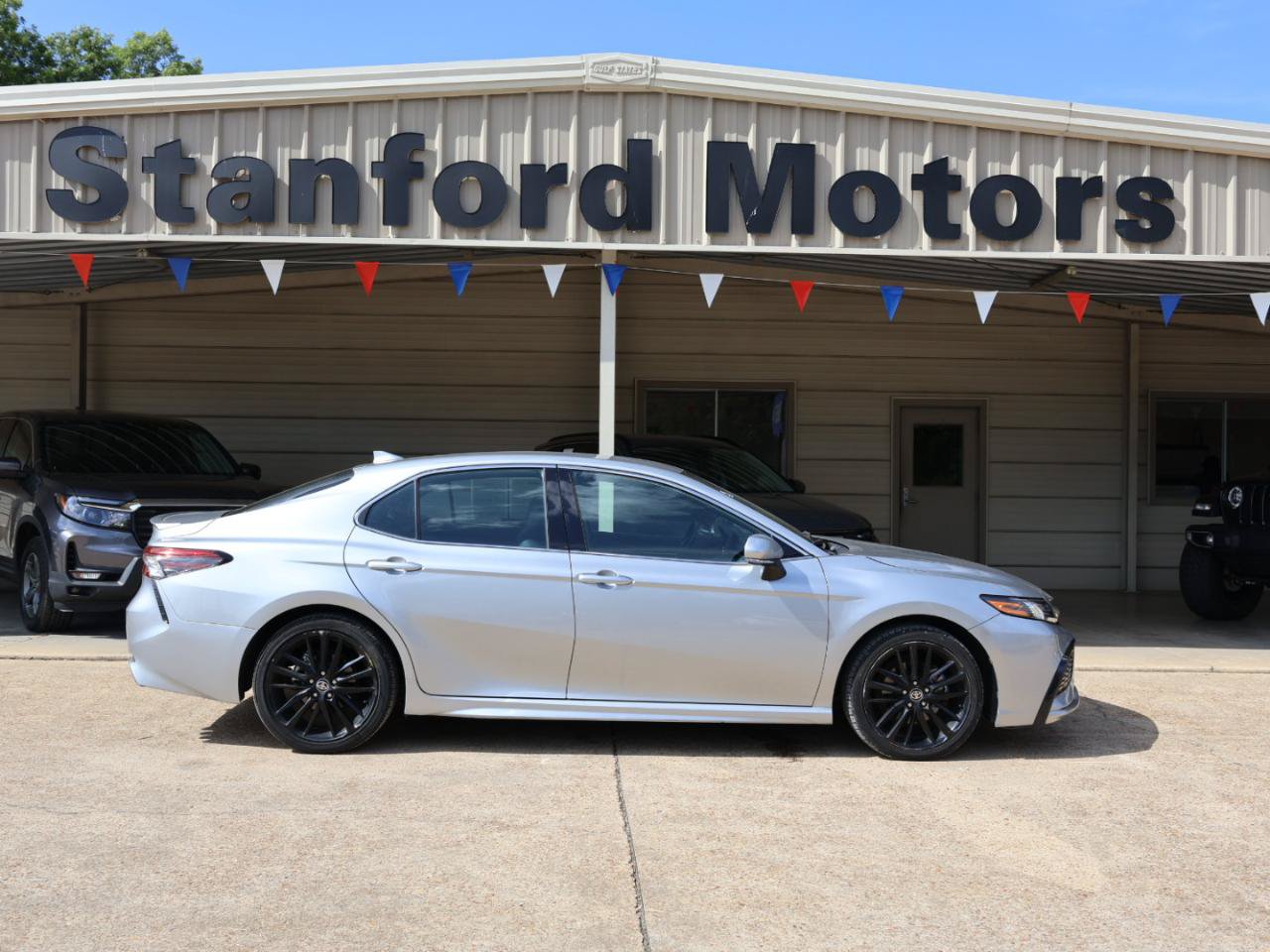 Used 2024 Toyota Camry XSE FWD image 1