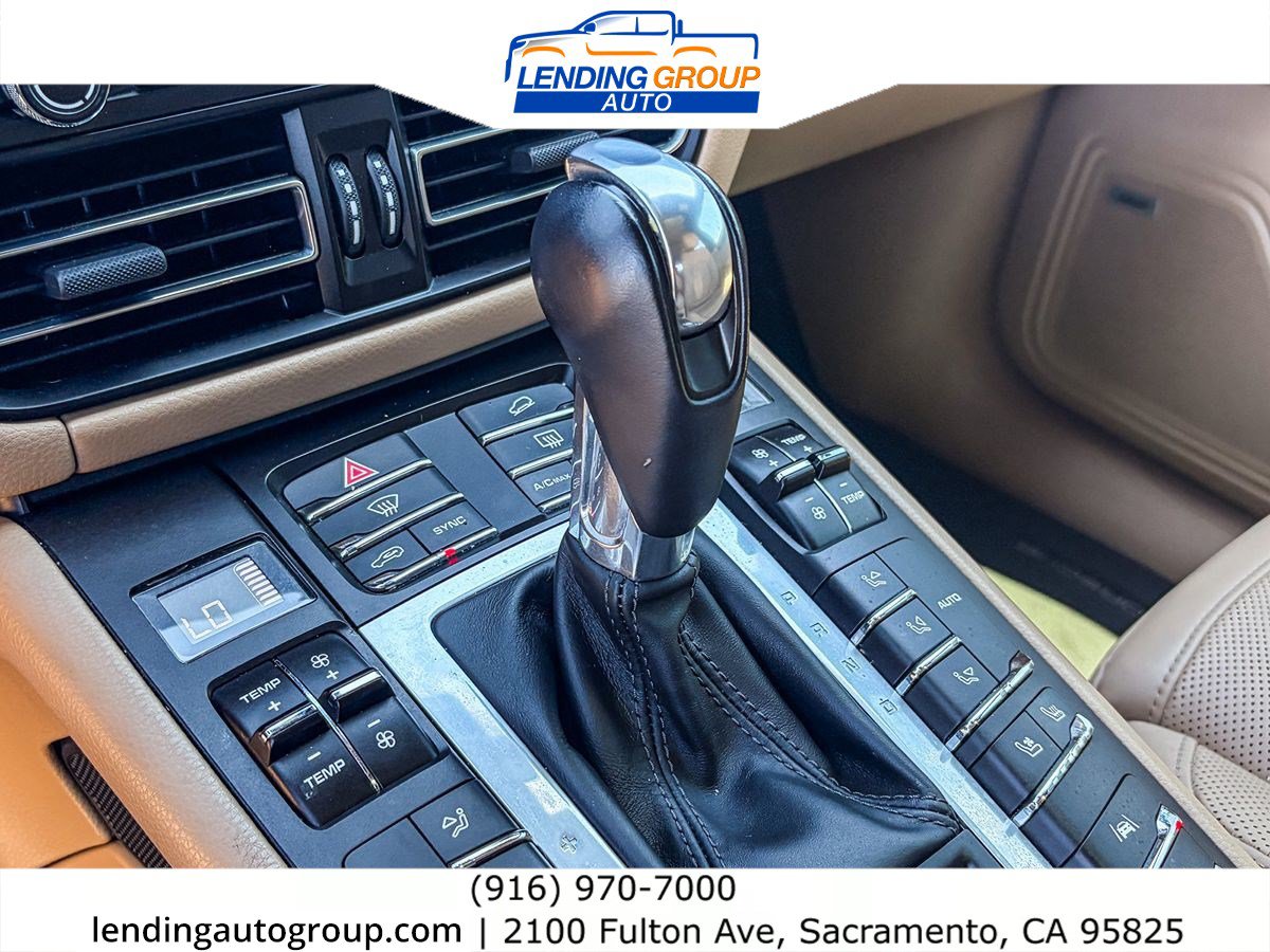 Used 2020 Porsche Macan AWD/4WD image 18