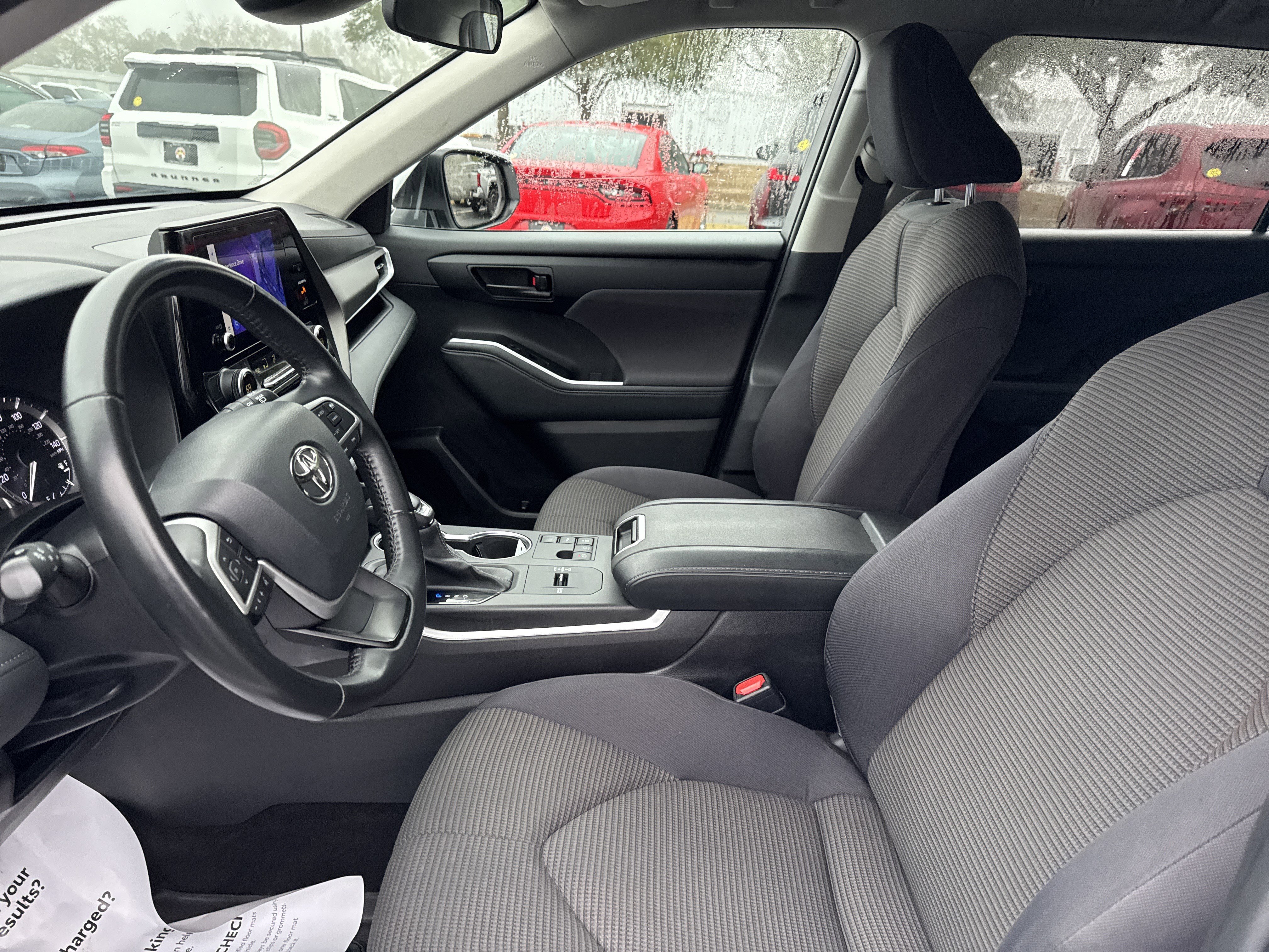 Used 2023 Toyota Highlander LE image 13