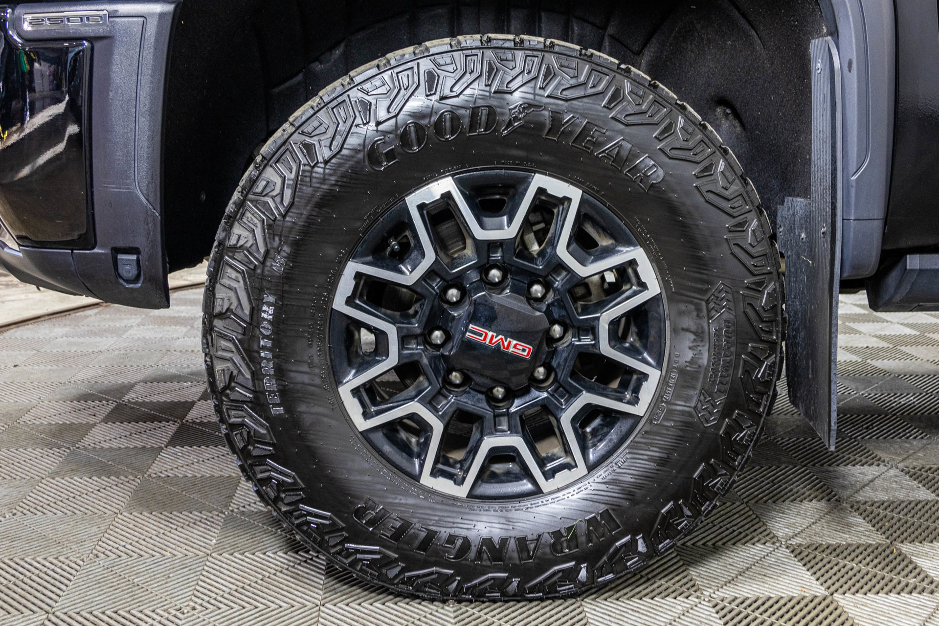 Used 2025 GMC Sierra 2500 AT4X AWD/4WD image 58
