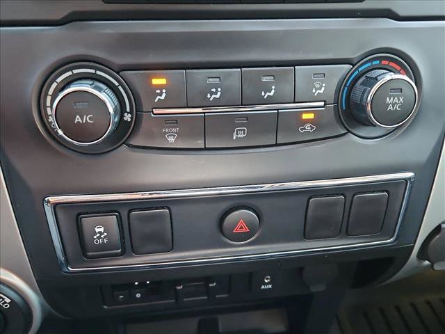 Used 2017 Nissan Titan SV image 13