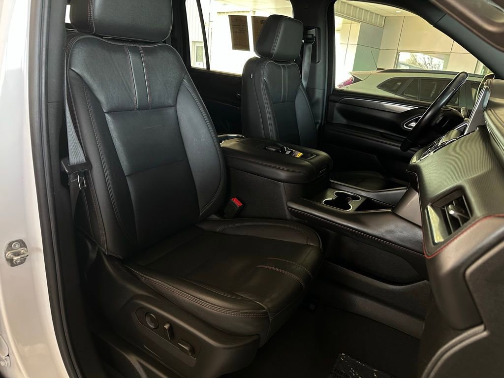 Used 2022 Chevrolet Suburban RST image 18