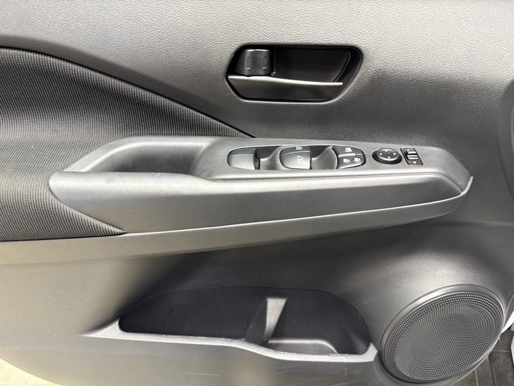 Used 2025 Nissan Kicks Play S FWD image 8