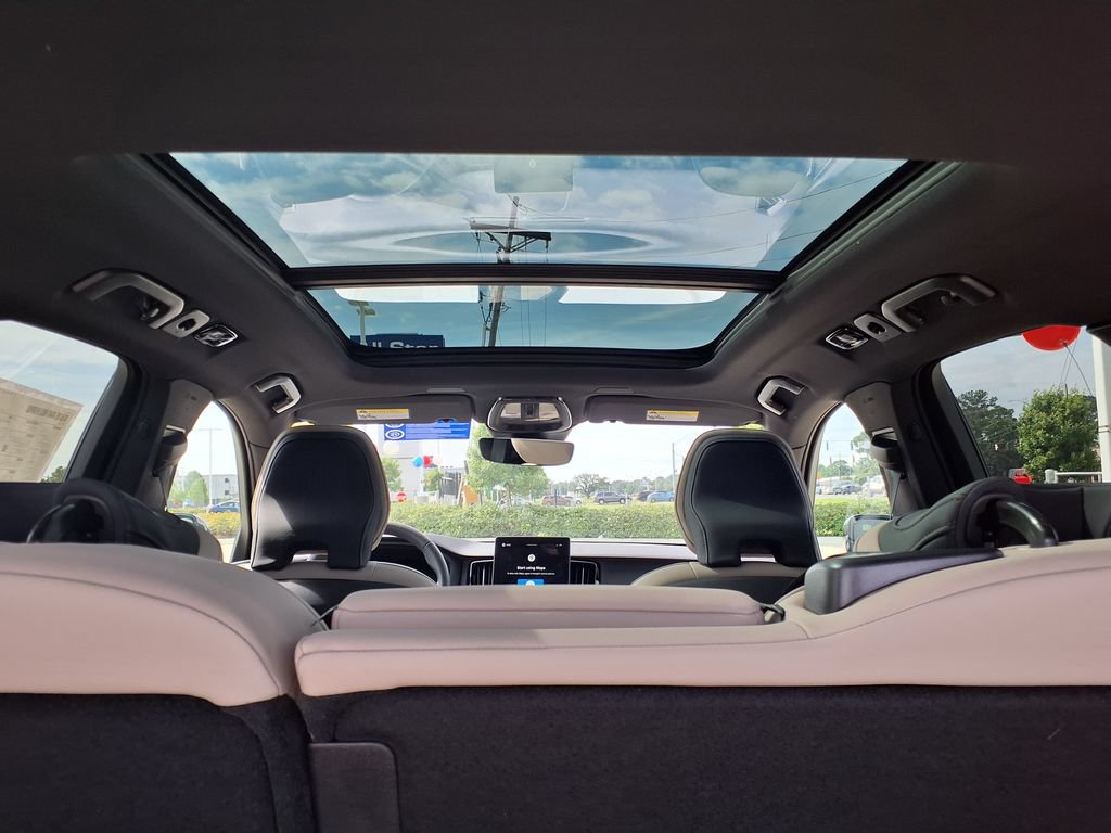 New 2026 Volvo XC60 B5 Plus w/ Protection Package Premier AWD/4WD image 23