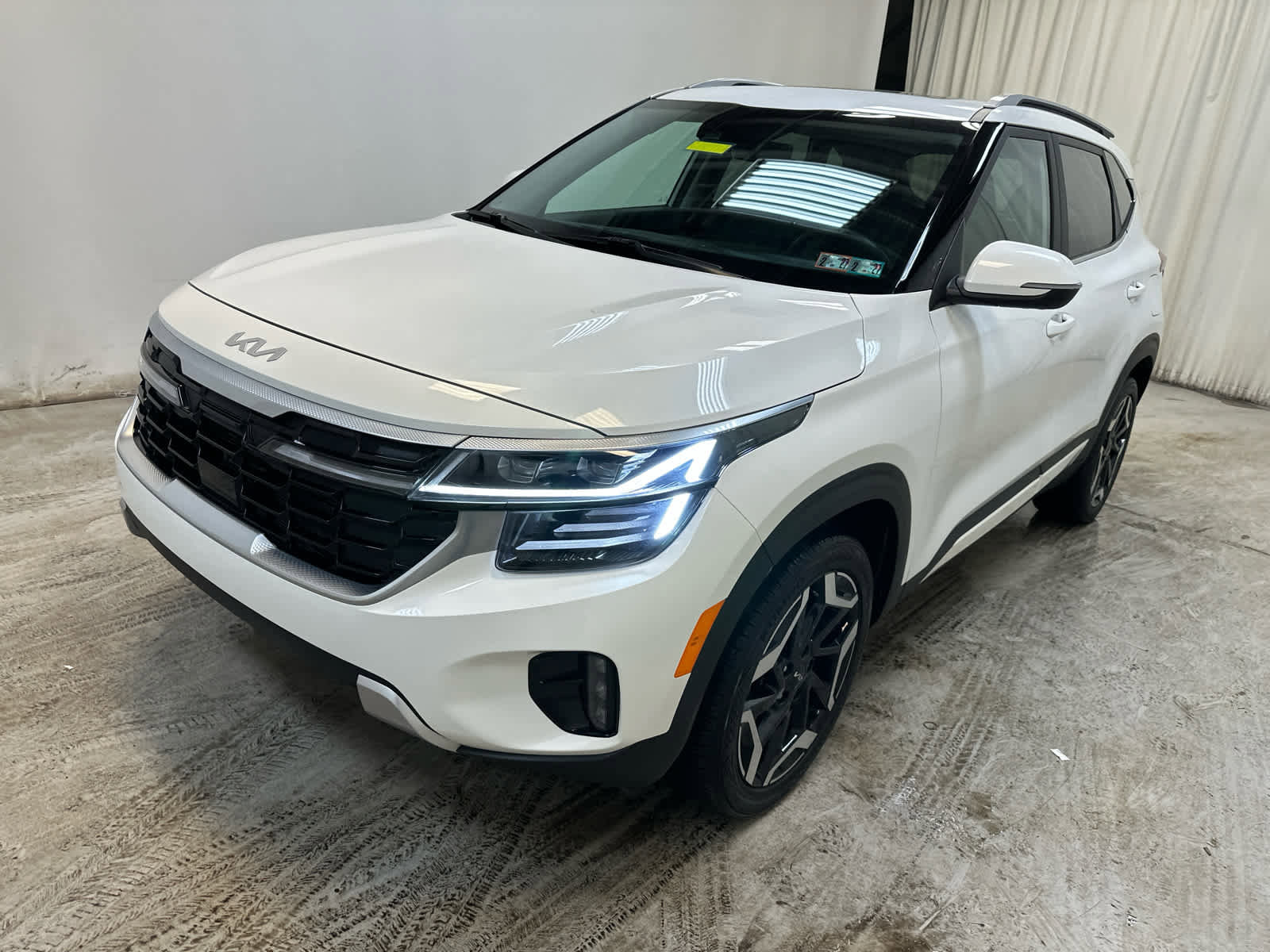 Used 2024 Kia Seltos SX w/ SX Sunroof Package AWD/4WD image 10