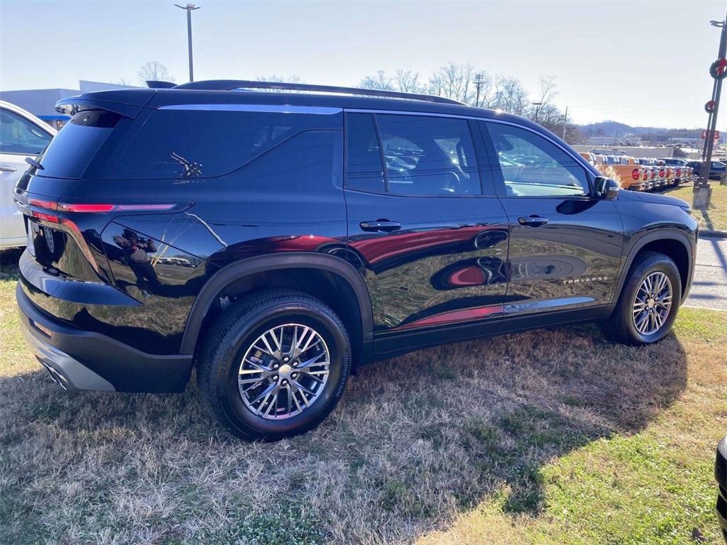 New 2025 Chevrolet Traverse LT w/ LPO, Floor Liner Package image 2