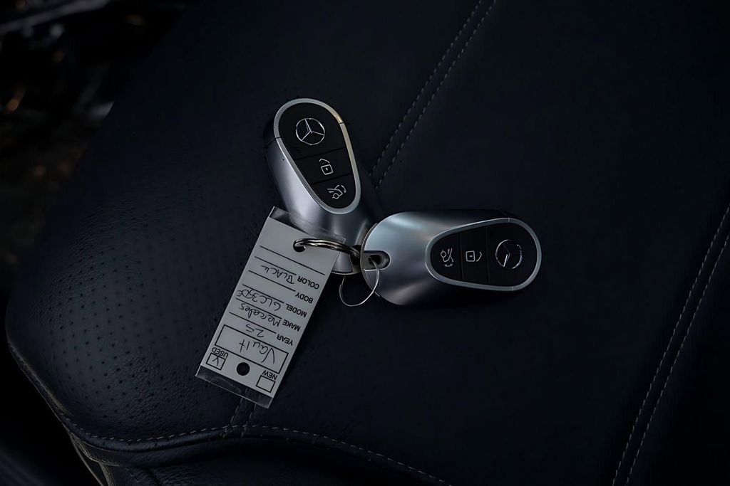 Used 2025 Mercedes-Benz GLC 350e 4MATIC w/ Driver Assistance Package image 50