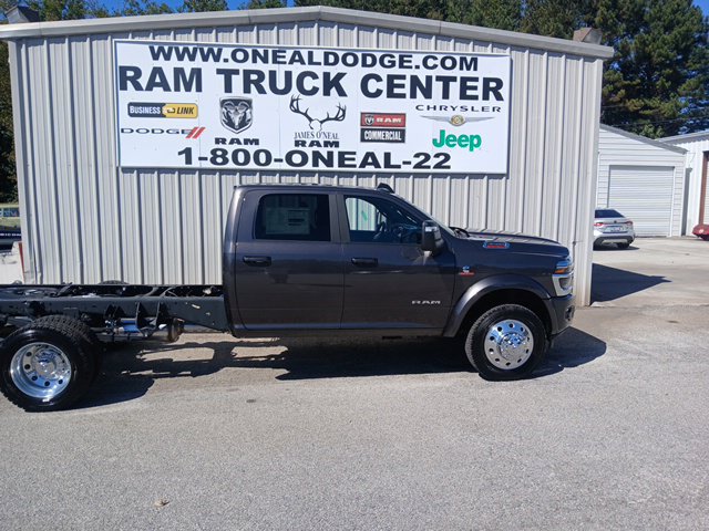 New 2027 RAM 4500 4x4 Crew Cab DRW w/ Laramie Trim Package image 2