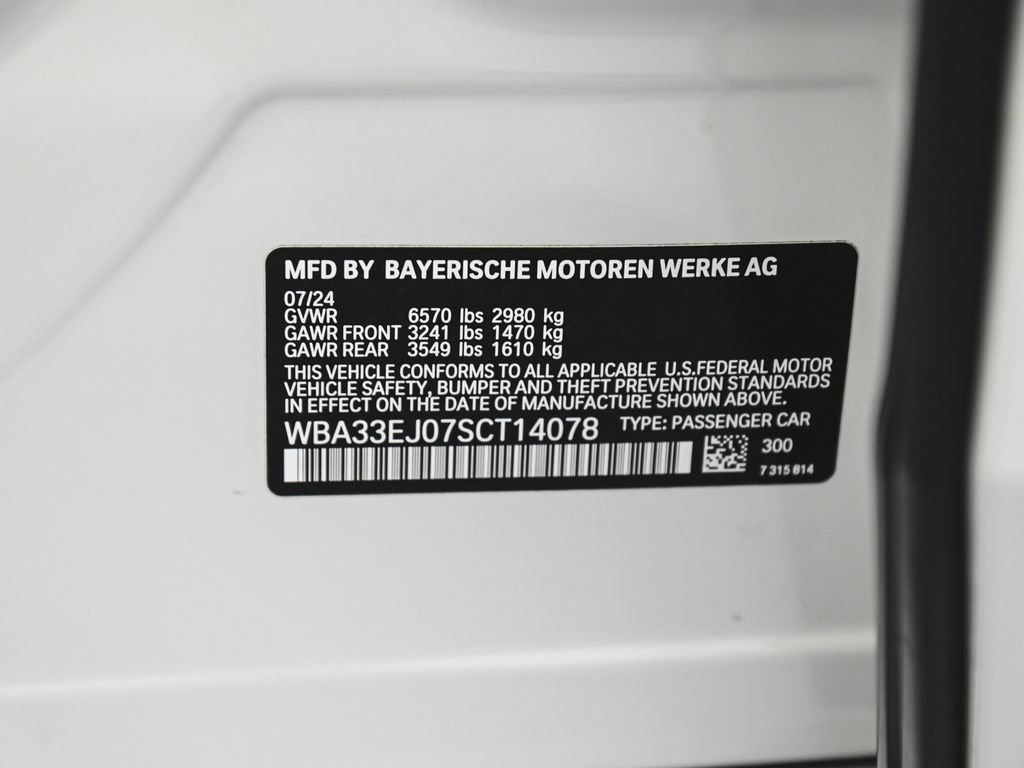 Used 2025 BMW 760i xDrive w/ Premium Package AWD/4WD image 19