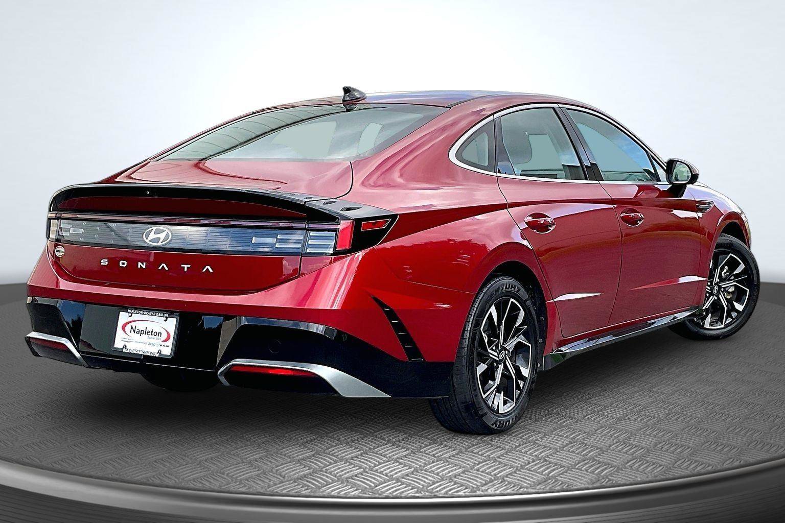 Used 2025 Hyundai Sonata SEL FWD image 2