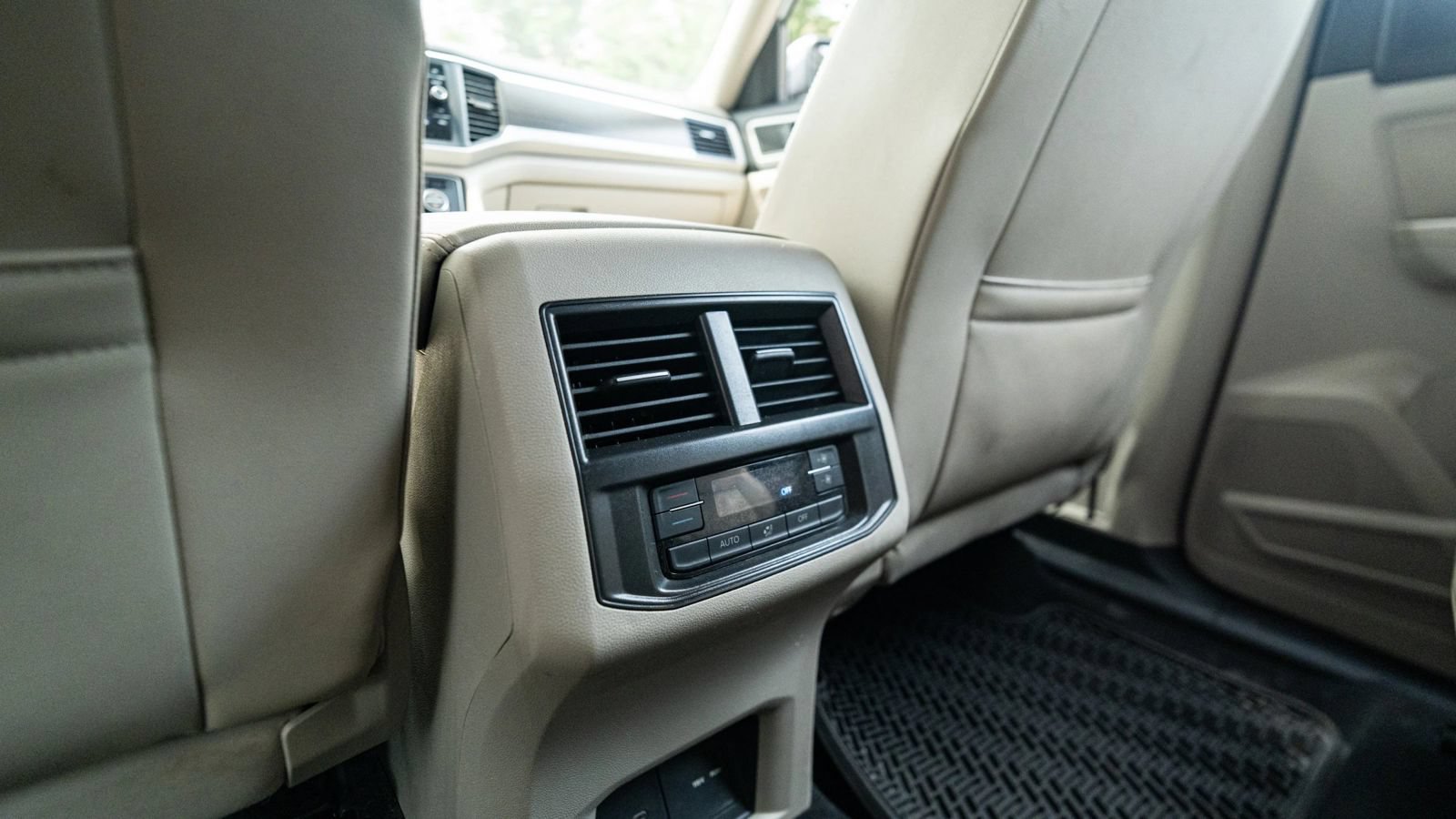 Used 2021 Volkswagen Atlas SE FWD image 32