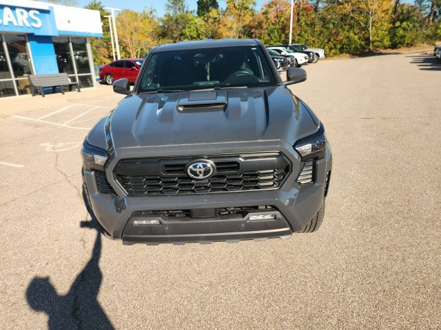 Used 2024 Toyota Tacoma TRD Sport w/ TRD Sport Upgrade Package AWD/4WD image 3