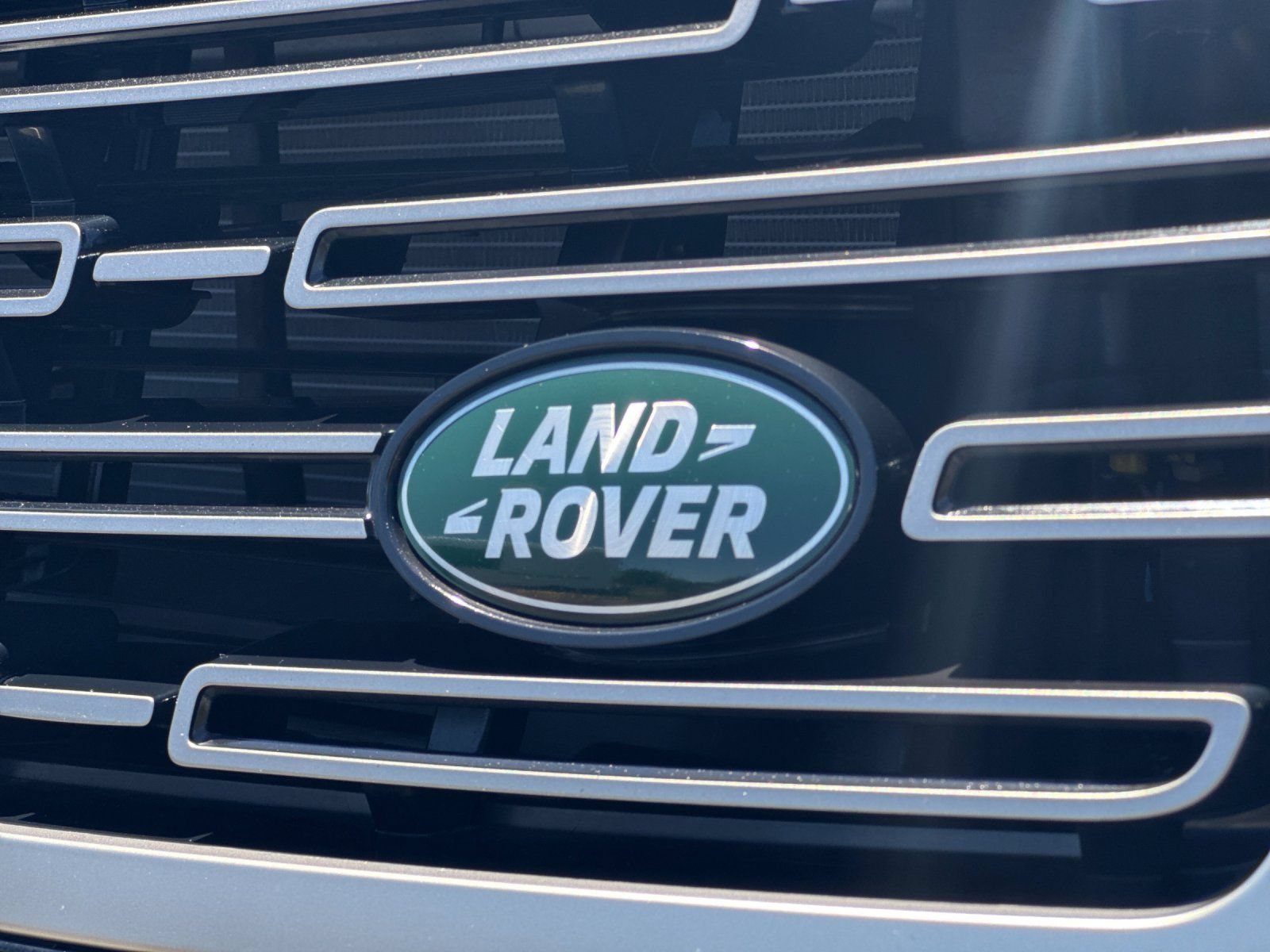 Used 2025 Land Rover Range Rover SE AWD/4WD image 27