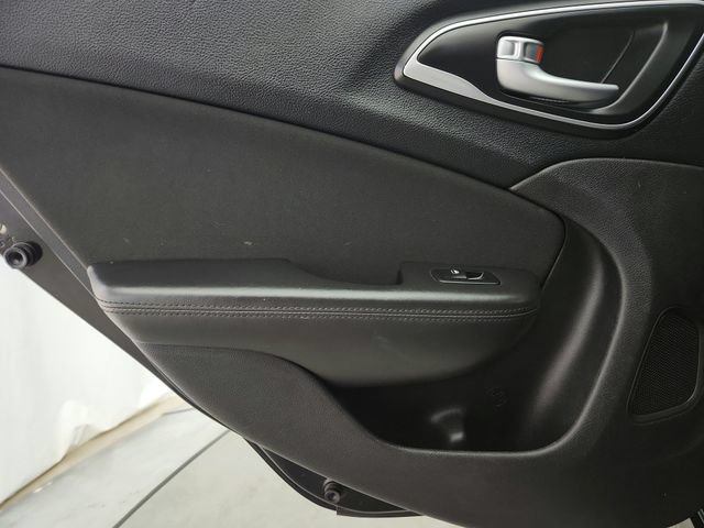 Used 2016 Chrysler 200 Limited w/ Anniversary Edition FWD image 22