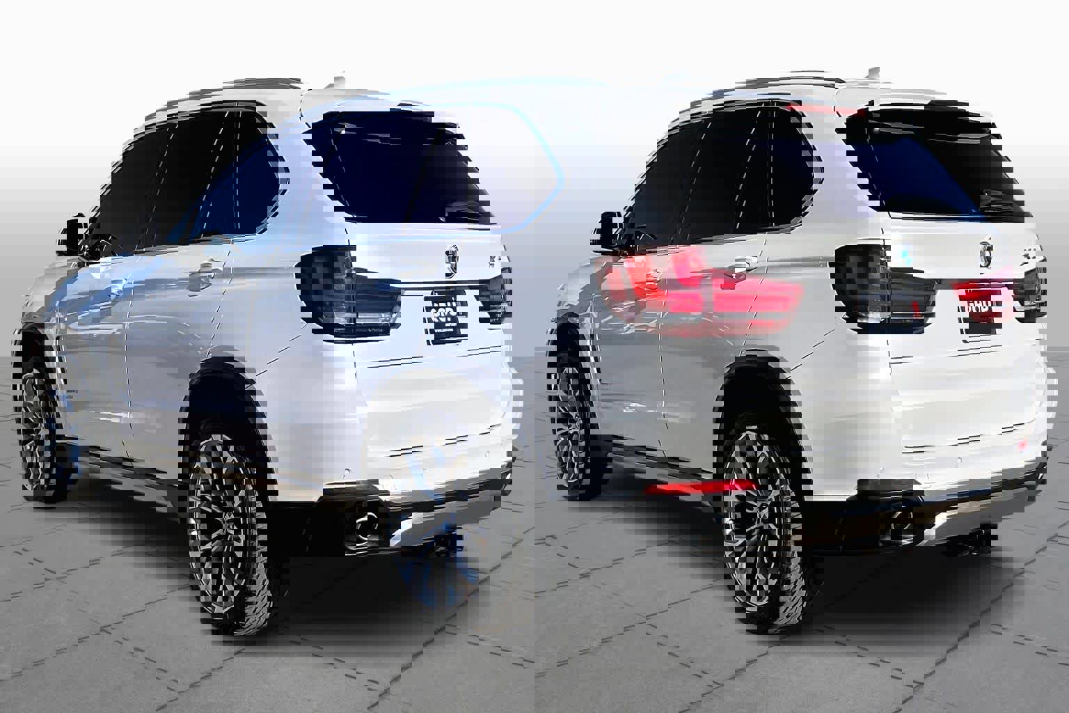 Used 2017 BMW X5 xDrive35d image 10