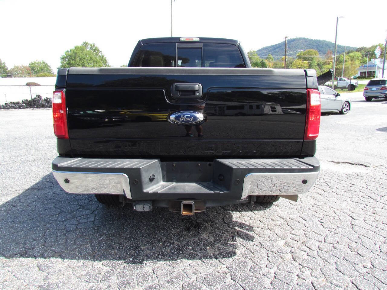 Used 2016 Ford F250 Lariat w/ Lariat Interior Package image 6