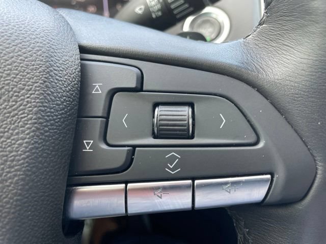 Used 2020 Cadillac XT4 Luxury w/ Cold Weather Package AWD/4WD image 16