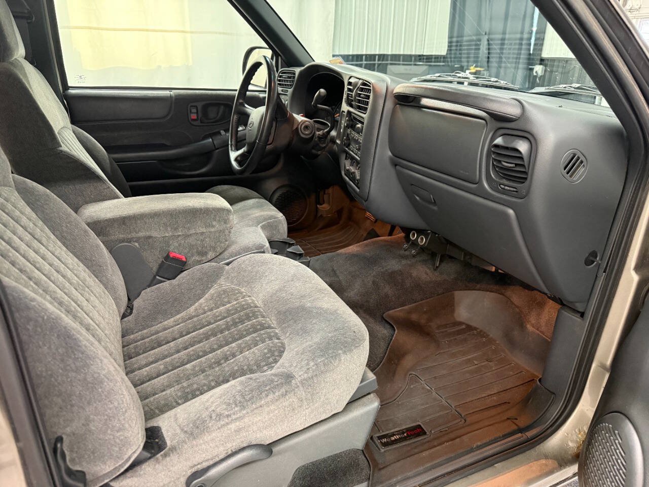 Used 2002 Chevrolet S10 Pickup LS w/ LS Preferred Equipment Group AWD/4WD image 11