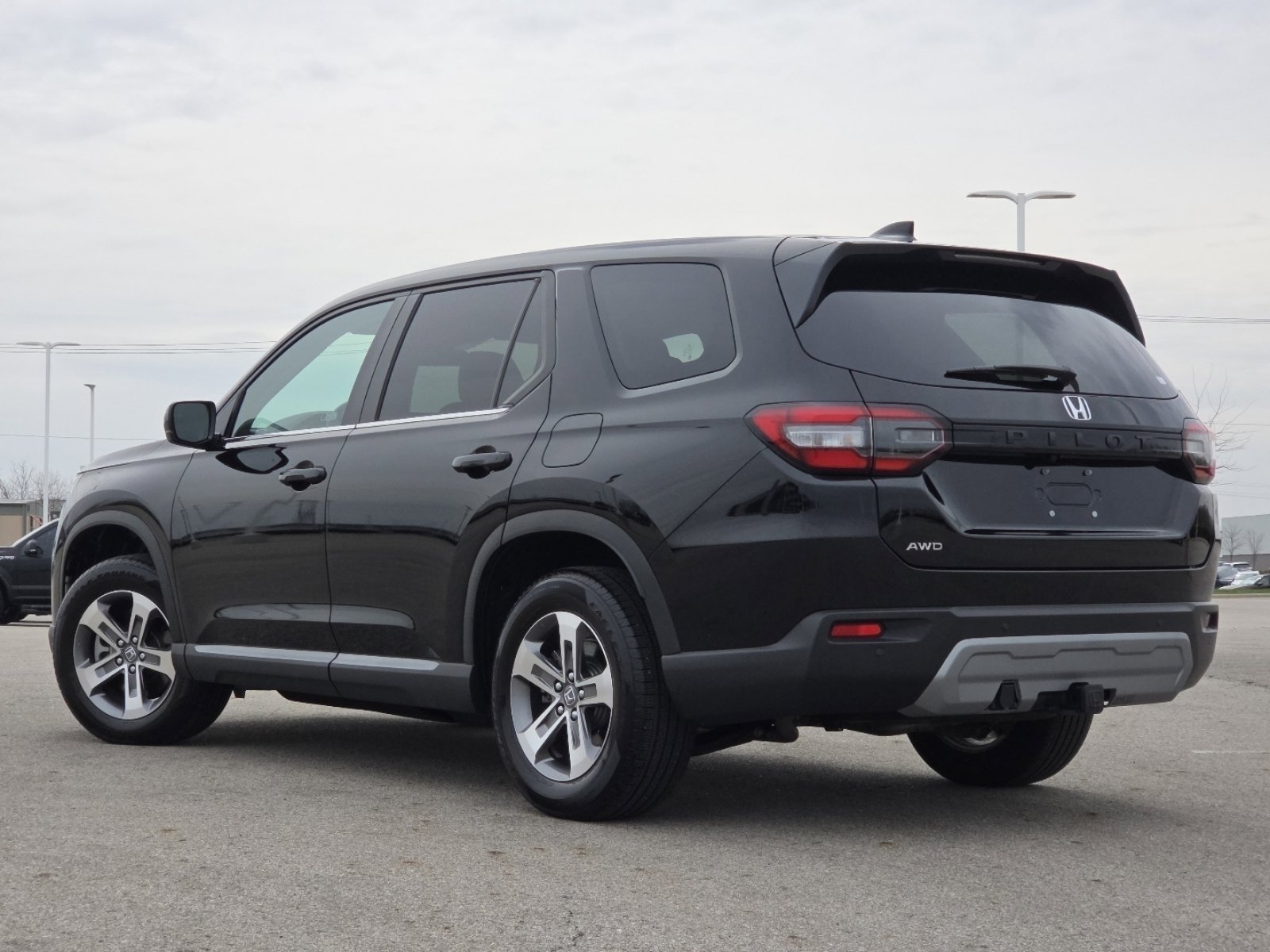 Used 2025 Honda Pilot EX-L image 17