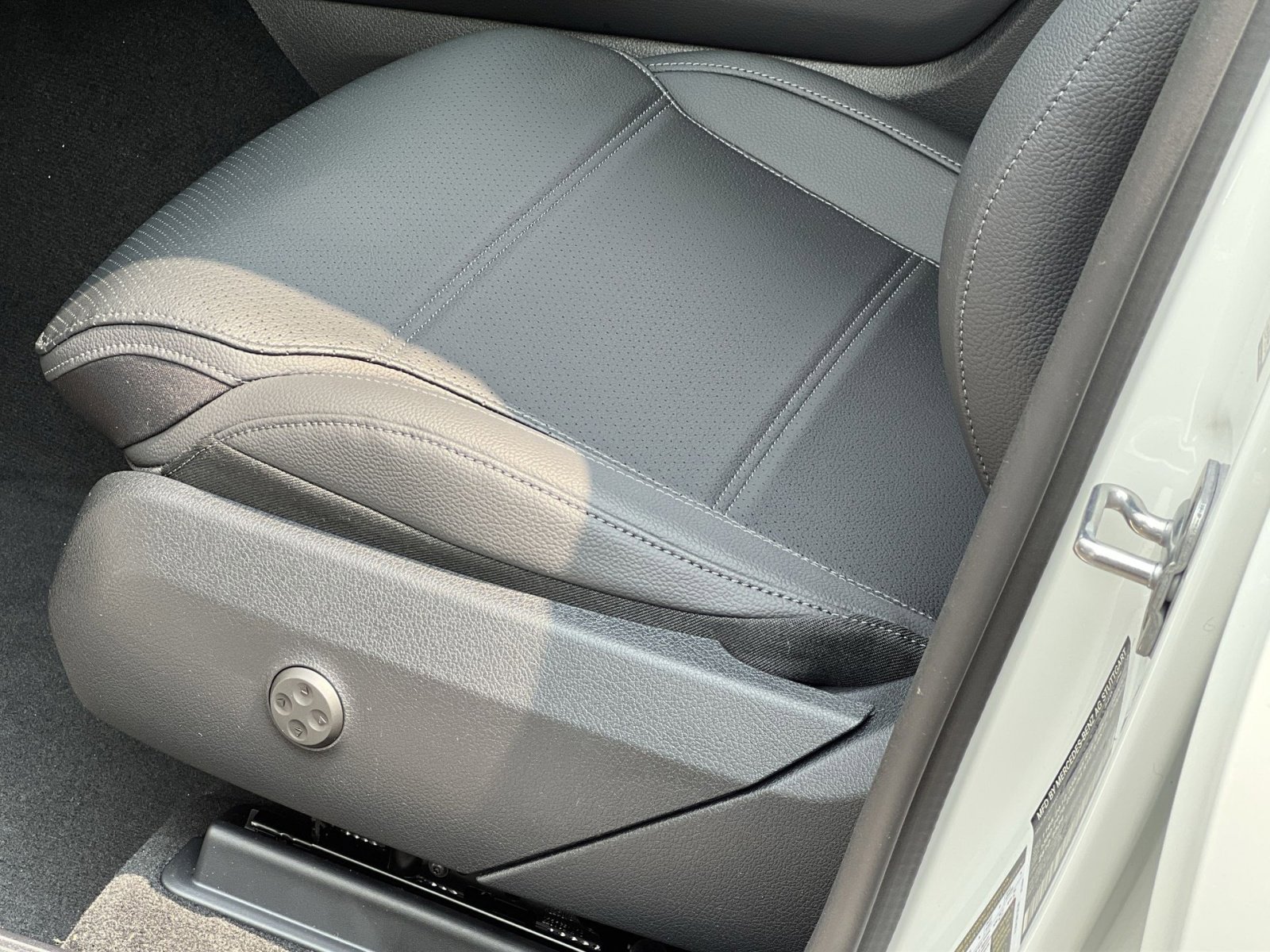 Certified 2025 Mercedes-Benz GLC 300 4MATIC image 12