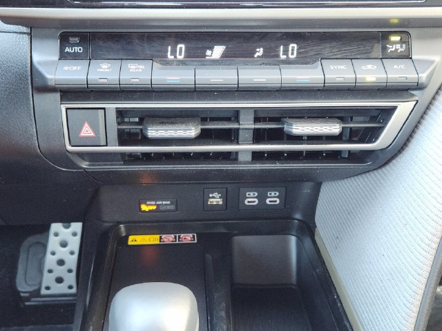 Used 2026 Toyota Camry SE w/ Convenience Package FWD image 21