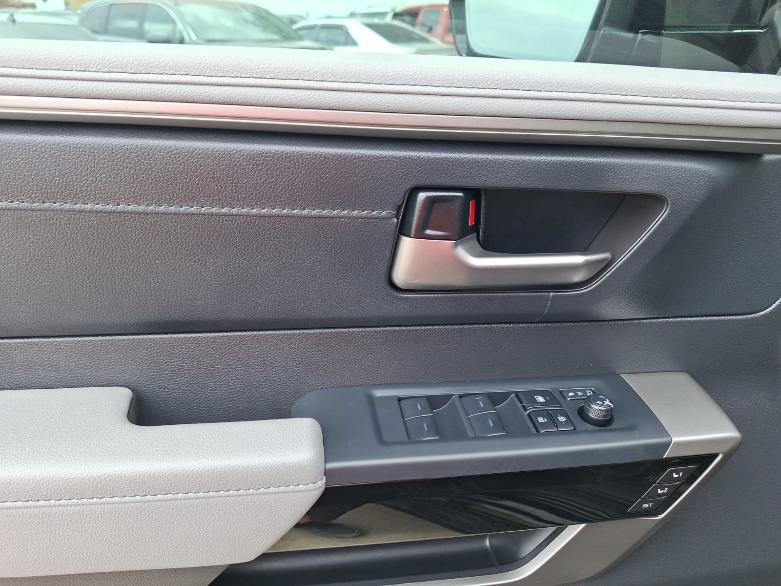 Used 2026 Toyota Tundra Limited AWD/4WD image 18