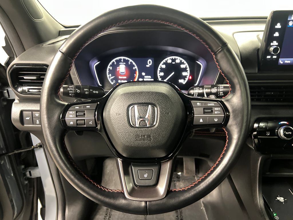 Used 2025 Honda Pilot TrailSport image 19