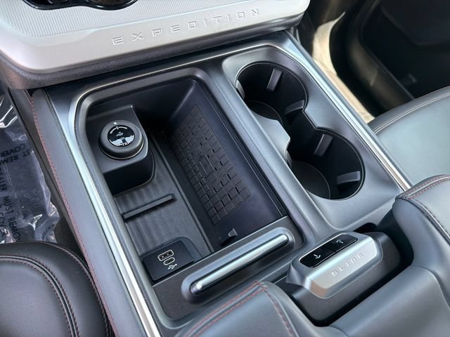 Used 2025 Ford Expedition Max Active RWD image 36