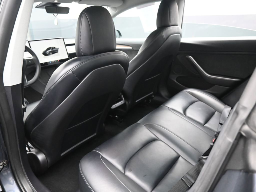 Used 2022 Tesla Model 3 Standard Range RWD image 28