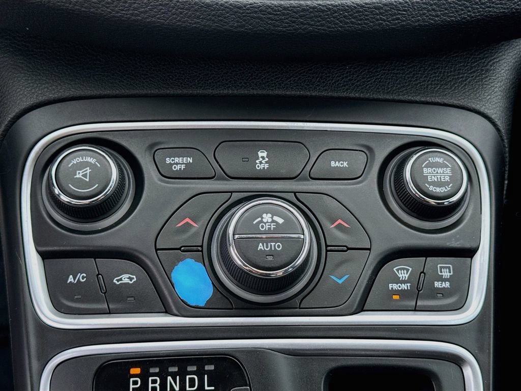 Used 2015 Chrysler 200 Limited w/ Convenience Group FWD image 14