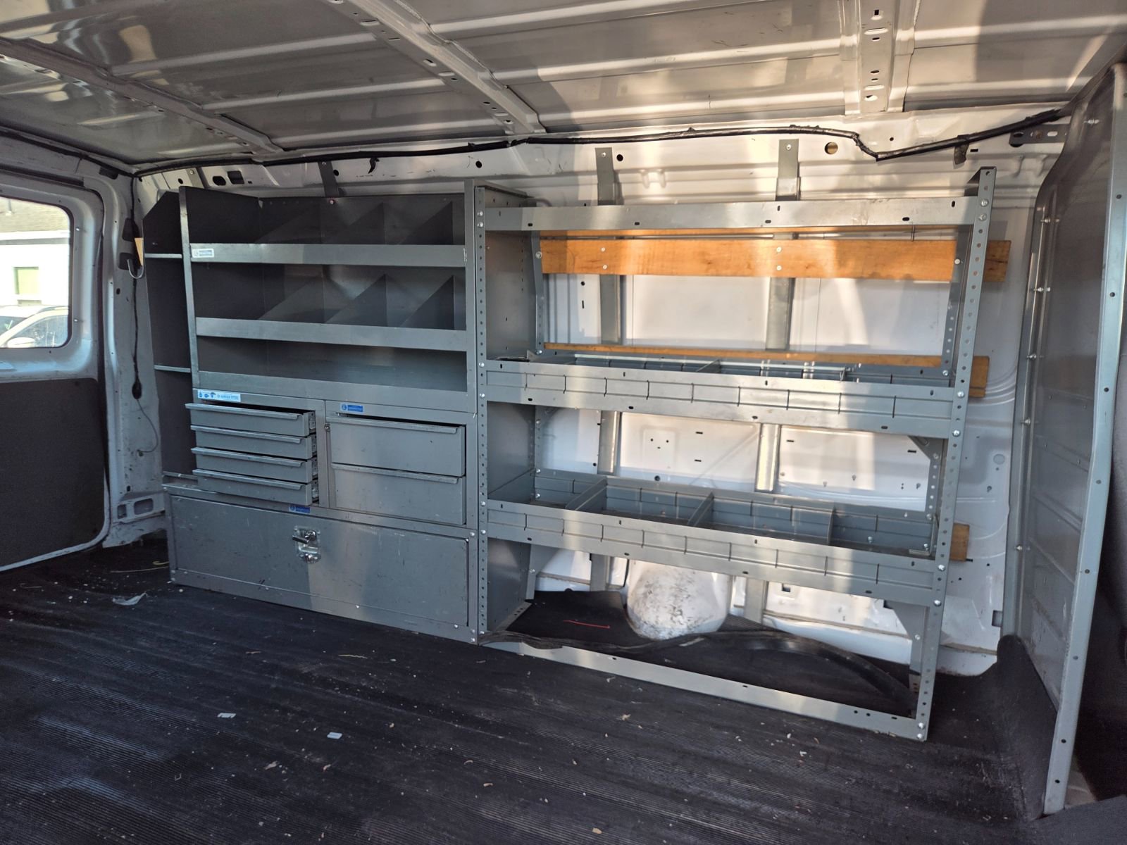 Used 2014 Ford E-250 and Econoline 250 w/ Power Group image 10