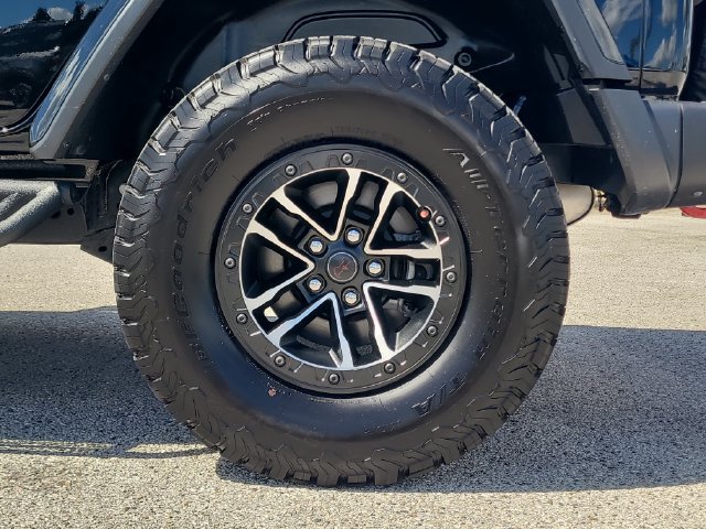 Used 2025 Jeep Wrangler Unlimited Rubicon AWD/4WD image 8
