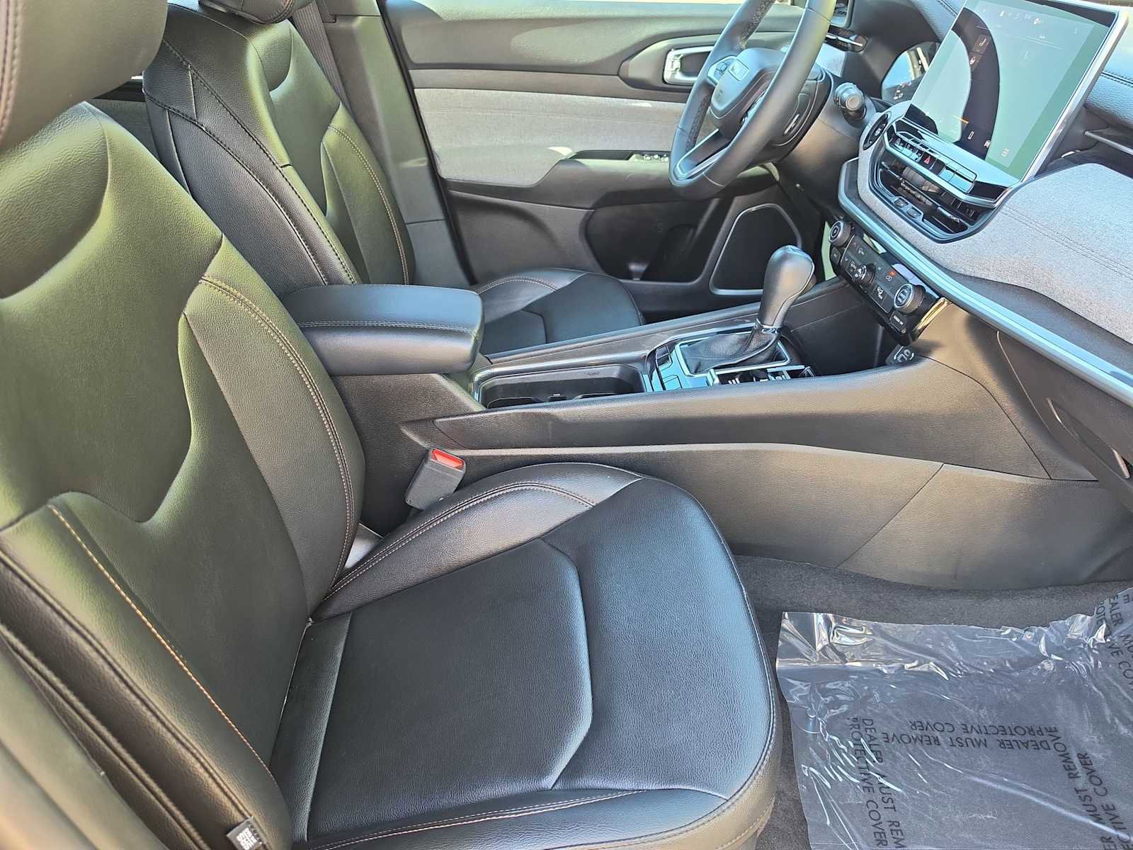 Used 2024 Jeep Compass Latitude image 18