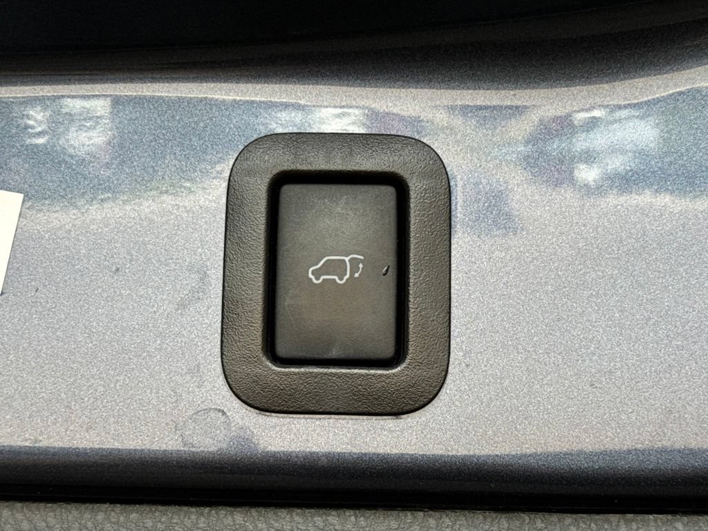 Used 2019 Toyota Highlander XLE AWD/4WD image 42