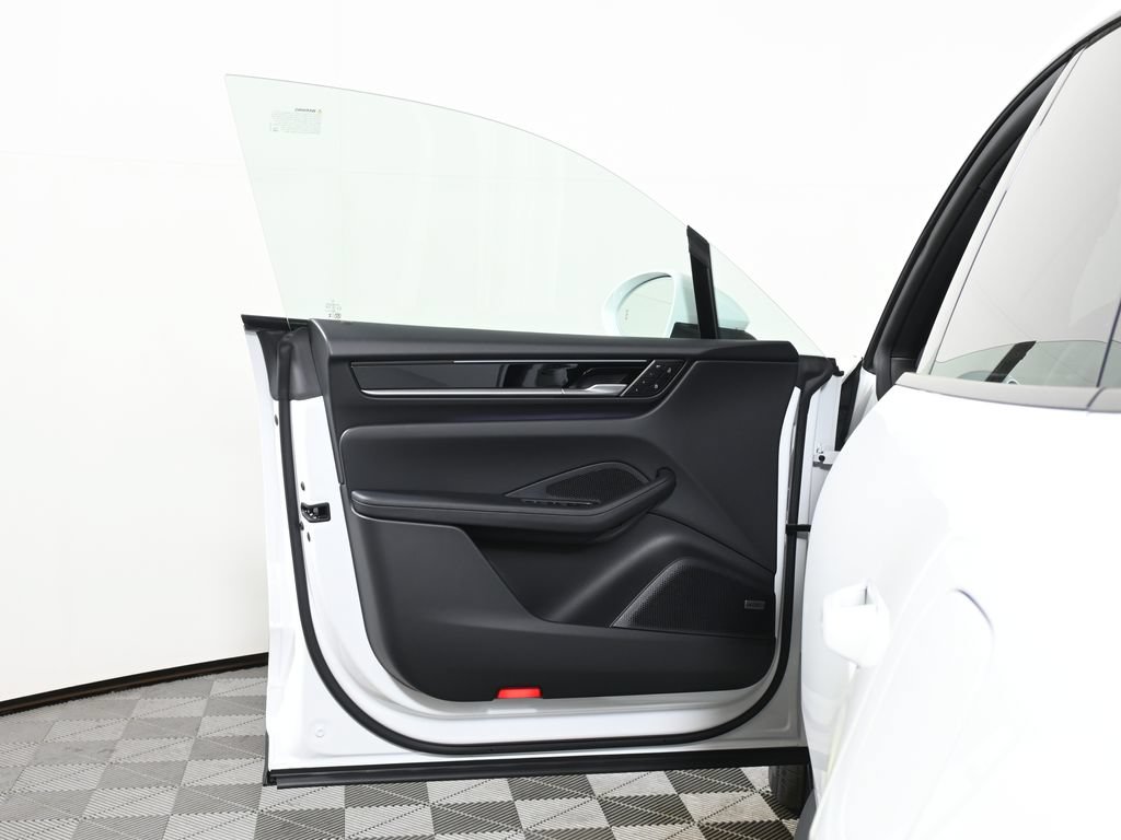 New 2026 Porsche Macan 4 Electric AWD/4WD image 29