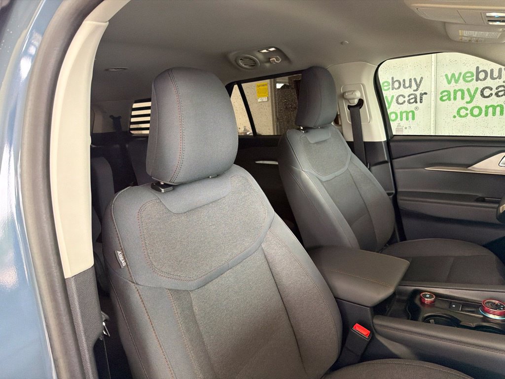 Used 2025 Ford Explorer Active RWD image 24