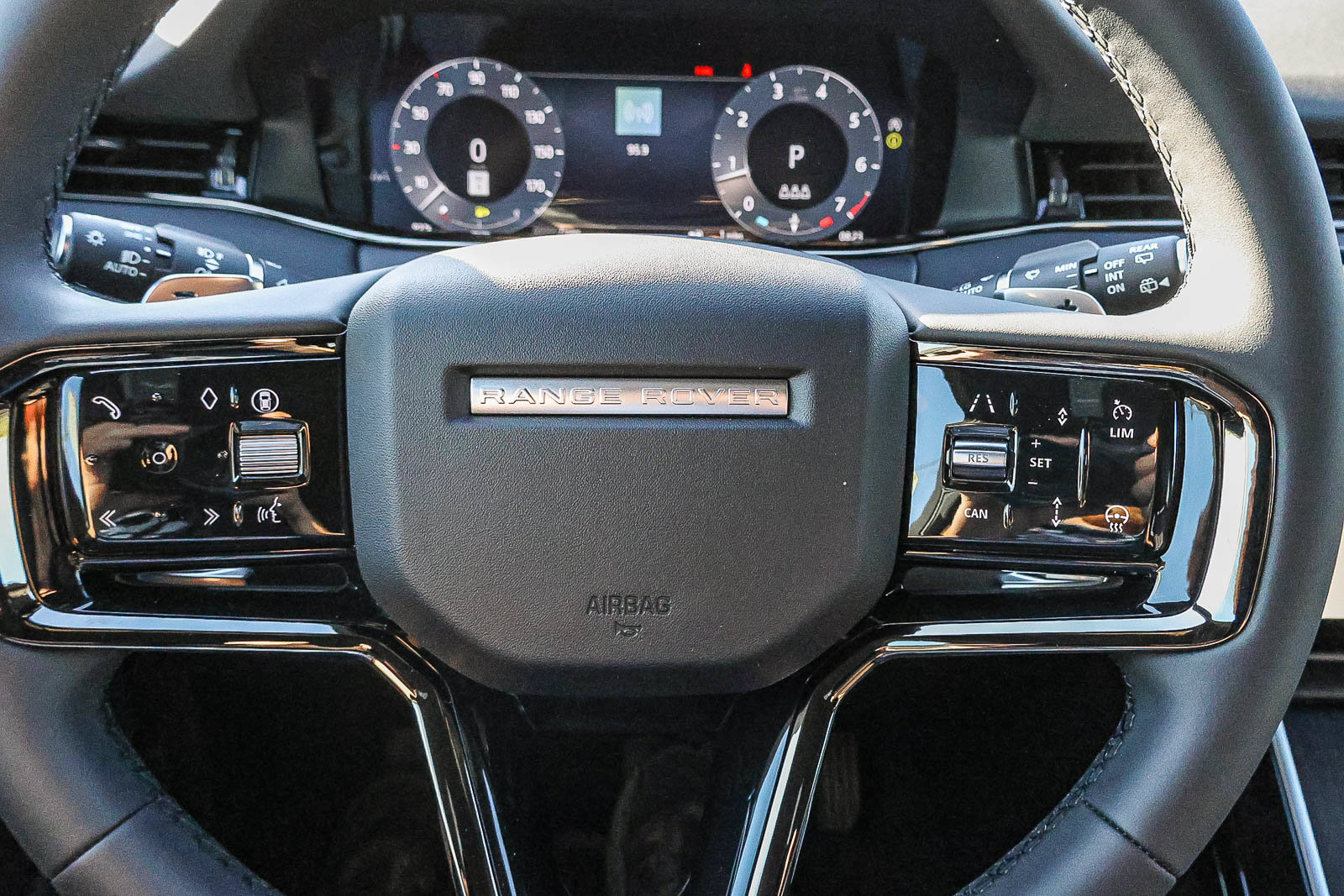 New 2026 Land Rover Range Rover Evoque S AWD/4WD image 28