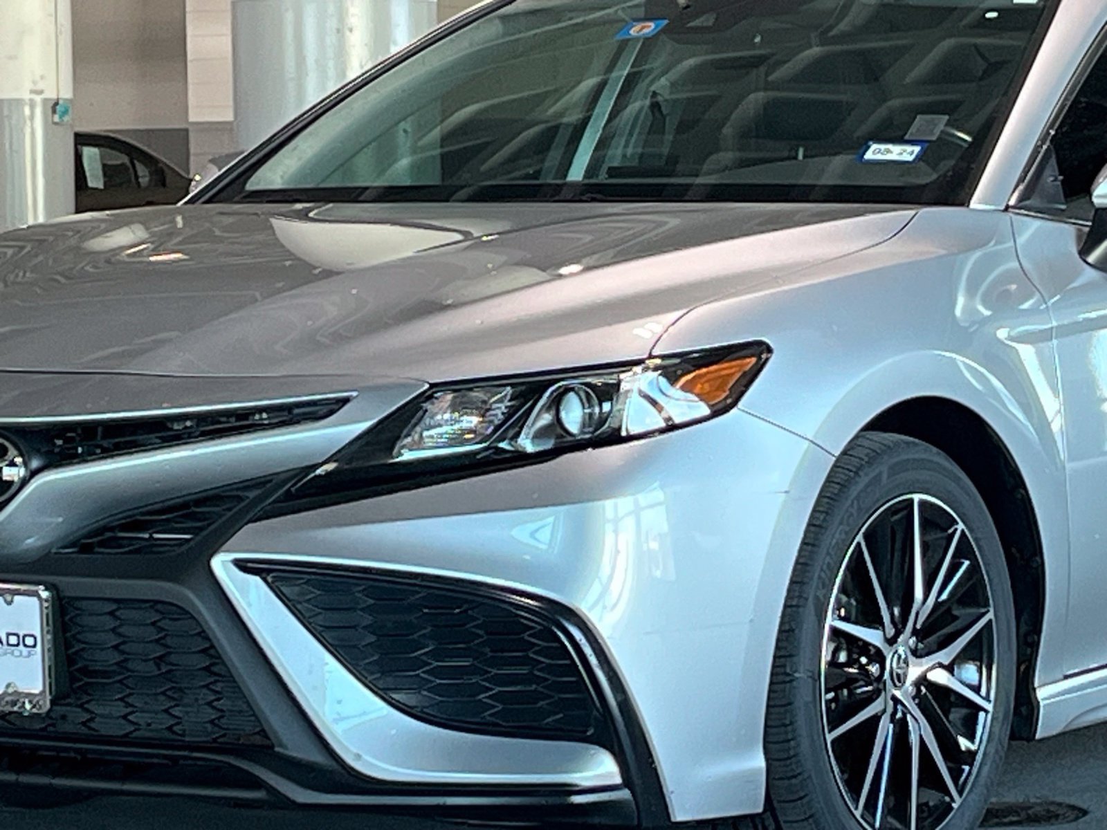 Used 2022 Toyota Camry SE w/ Carpet Mat Package (TMS) FWD image 5