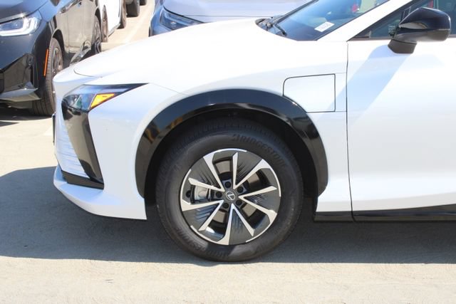 Certified 2024 Lexus RZ 300e Premium FWD image 4