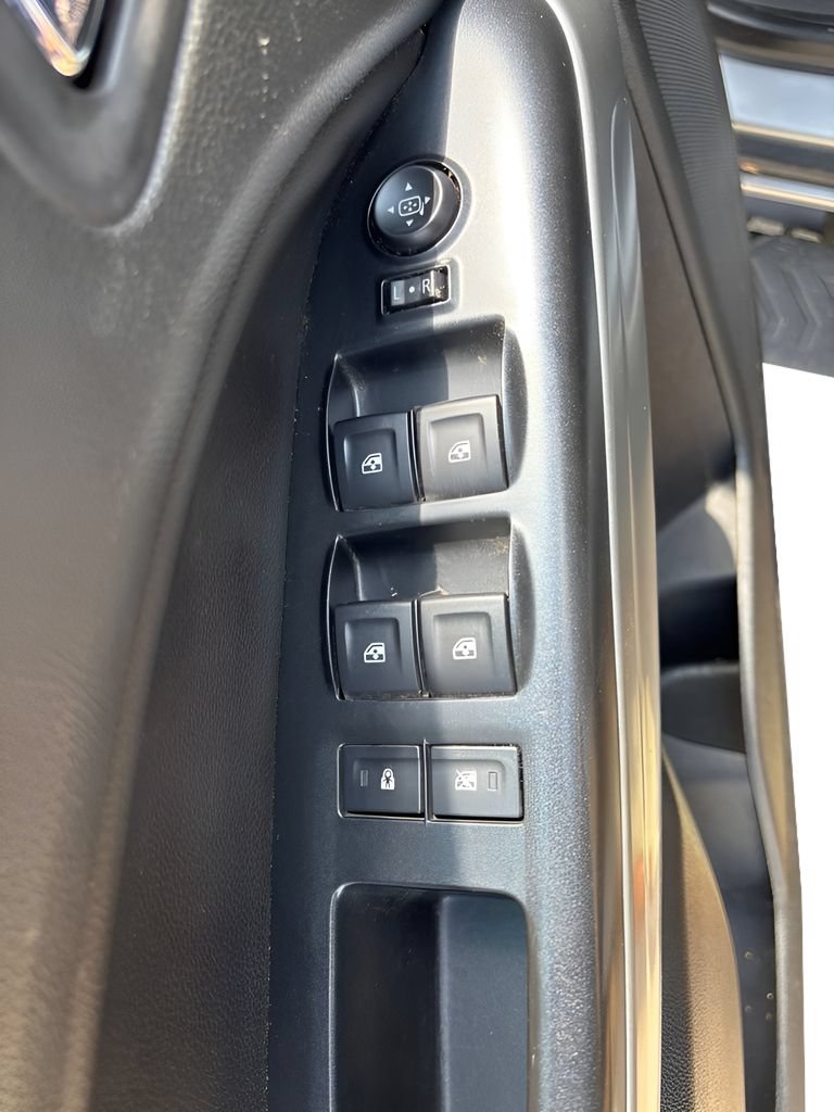 Used 2015 Chevrolet Colorado LT w/ LT Convenience Package RWD image 10