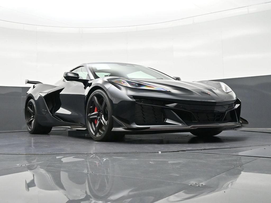 Used 2024 Chevrolet Corvette Z06 w/ Z07 Performance Package image 28