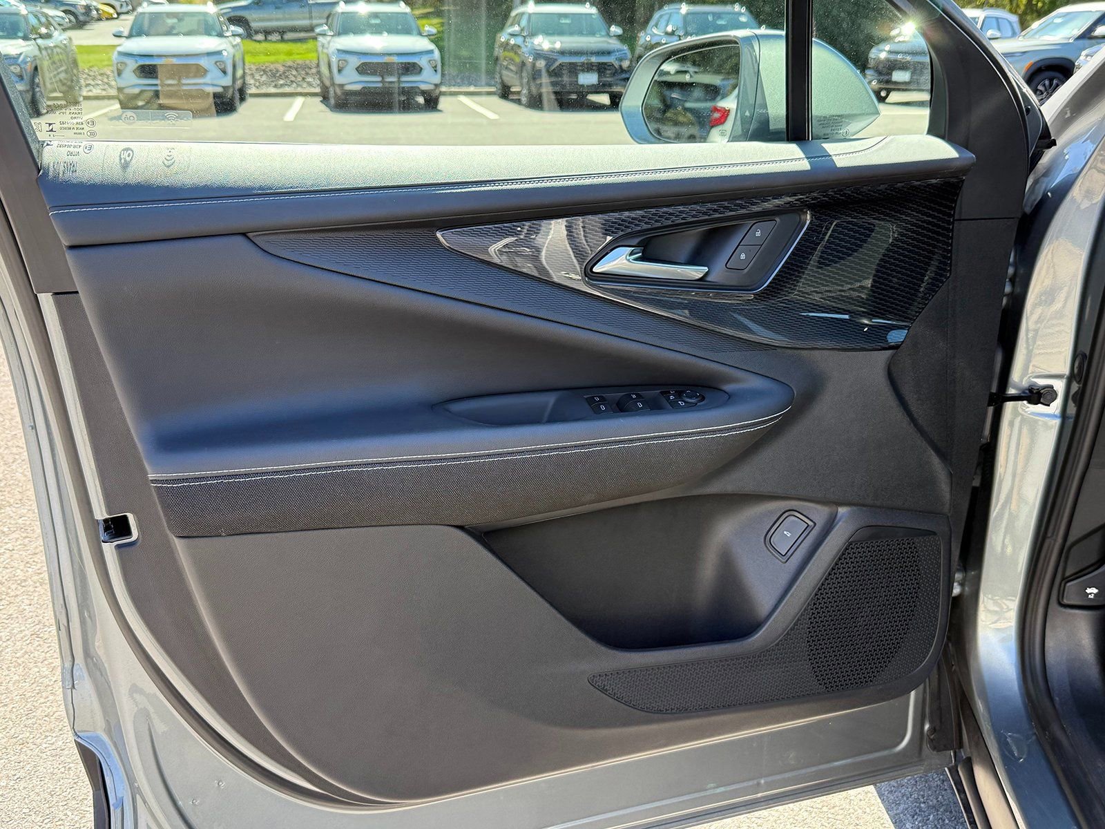 New 2025 Chevrolet Blazer EV LT image 37