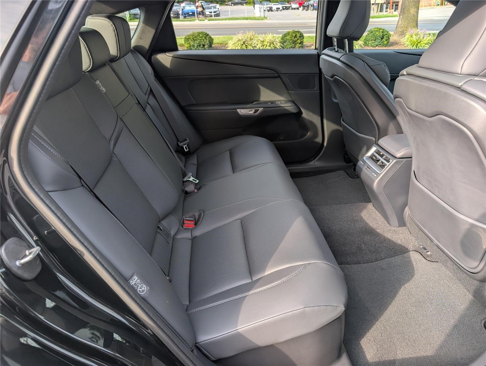 New 2026 Lexus ES 500e w/ Convenience Package AWD/4WD image 8
