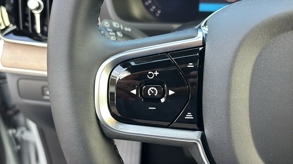 New 2027 Volvo XC90 B6 Plus AWD/4WD image 17