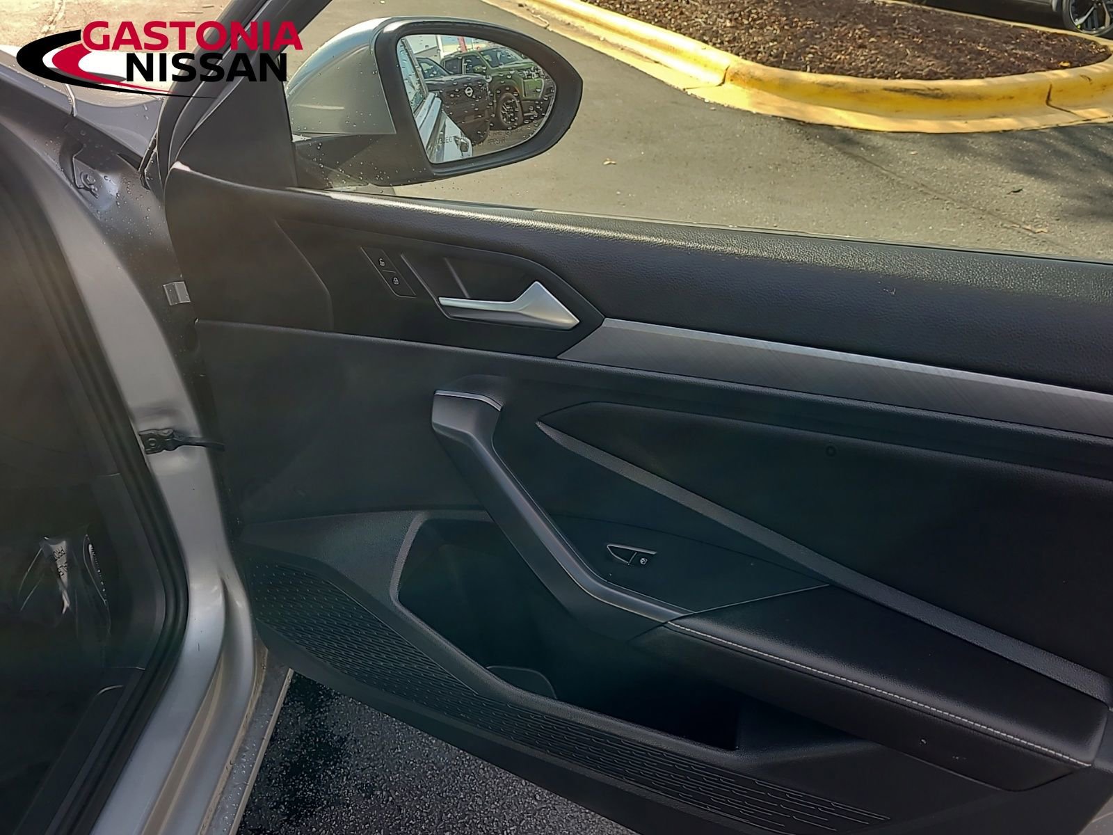 Used 2024 Volkswagen Jetta SE image 19