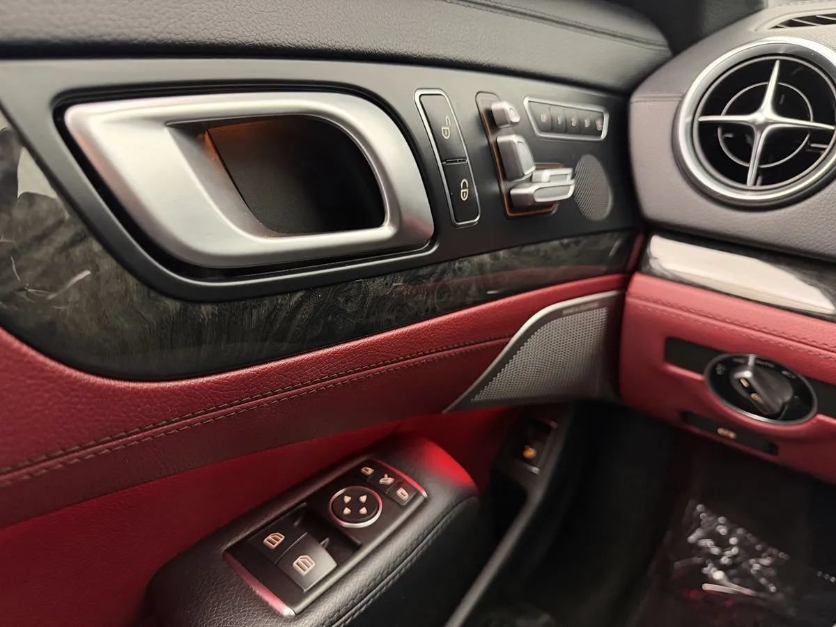 Used 2017 Mercedes-Benz SL 550 image 18