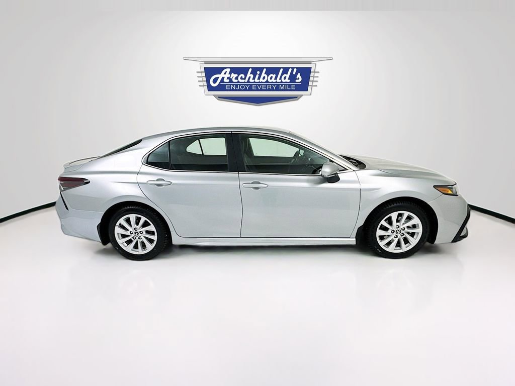 Used 2024 Toyota Camry SE FWD image 8