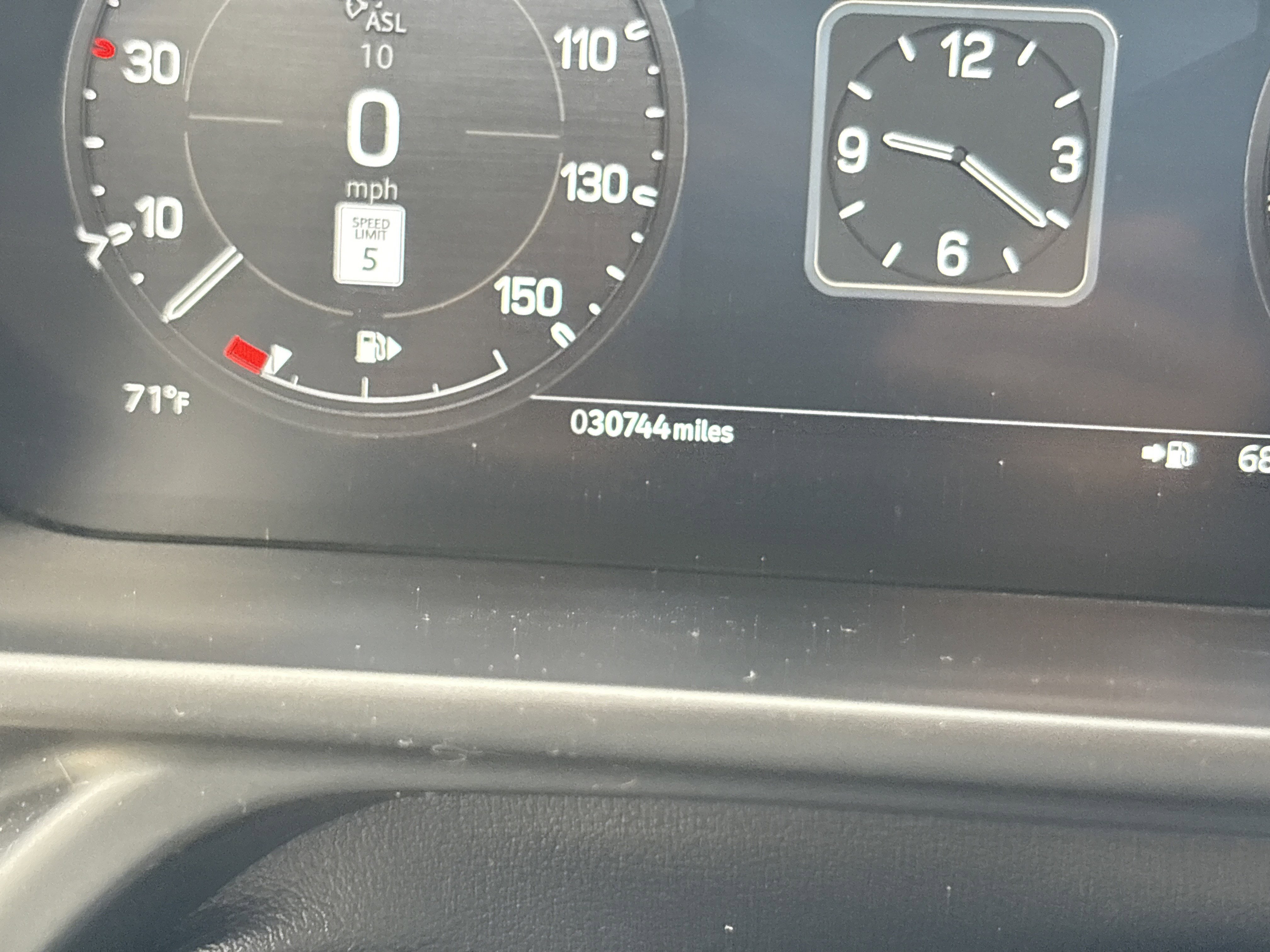 Used 2023 Land Rover Defender 90 X-Dynamic SE AWD/4WD image 25