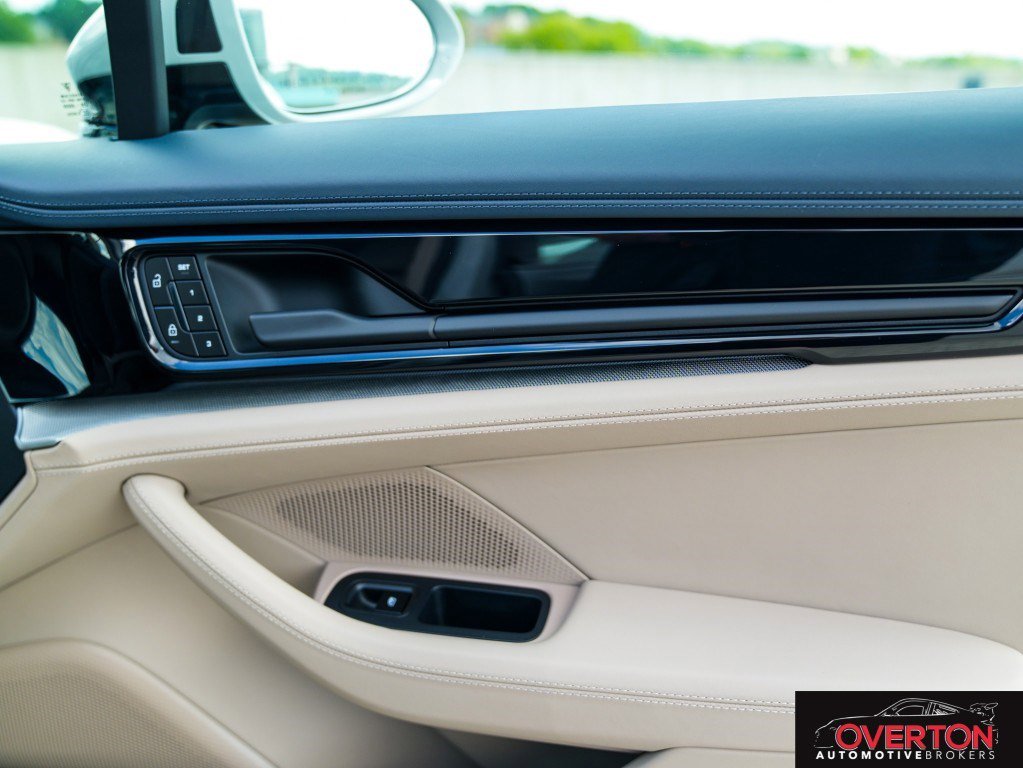 Used 2025 Porsche Panamera 4 image 34